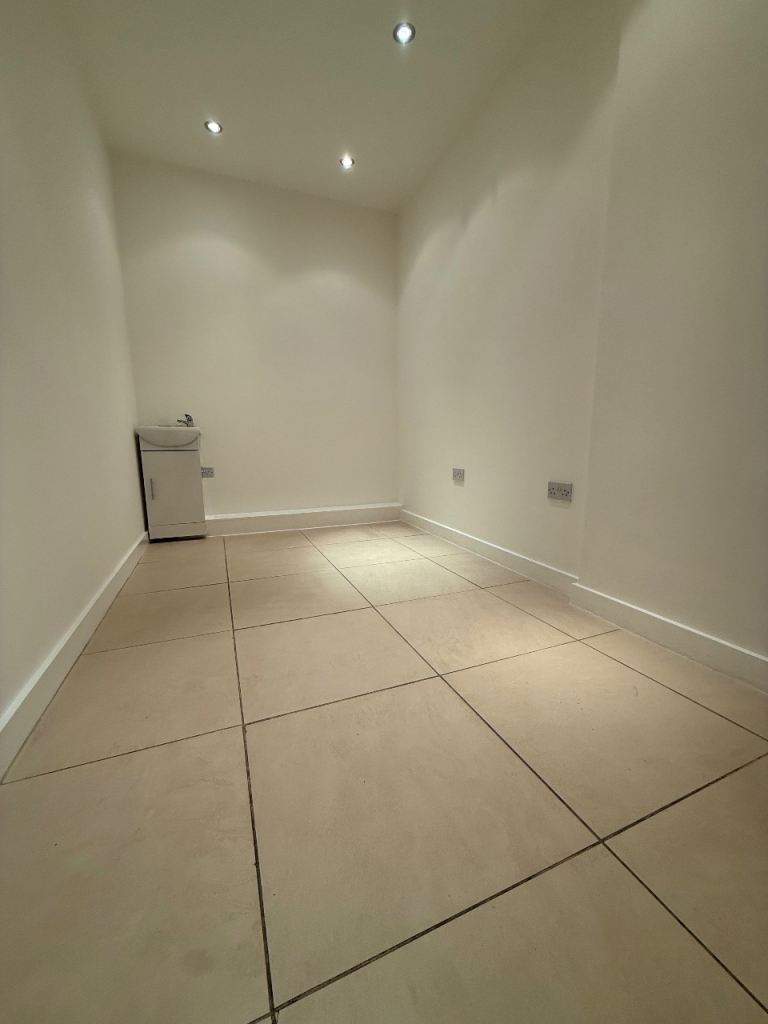 Therapy Room to Rent in Putney SW15 – Bills Included