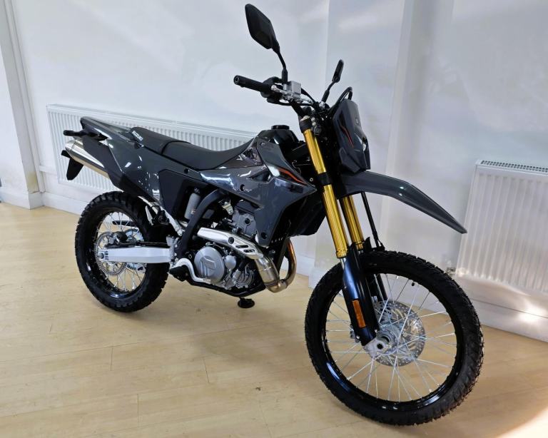 Suzuki DR-Z400 DR-Z4S 2026