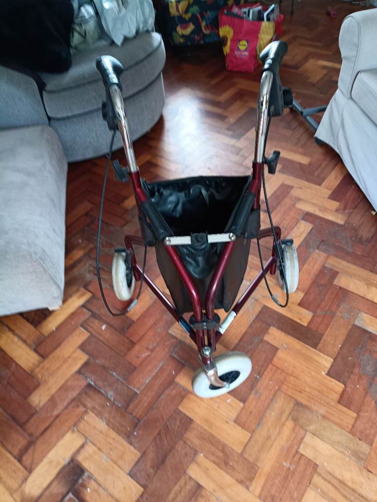 Rolater walking aid