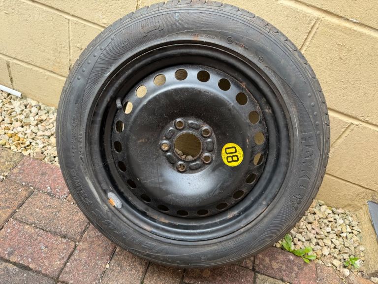 Hankook 205/55/16 tyre very good tread on a ford space saver wheel