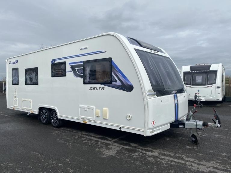 2019 LUNAR DELTA TS LUXURY 4 BERTH TOURING CARAVAN