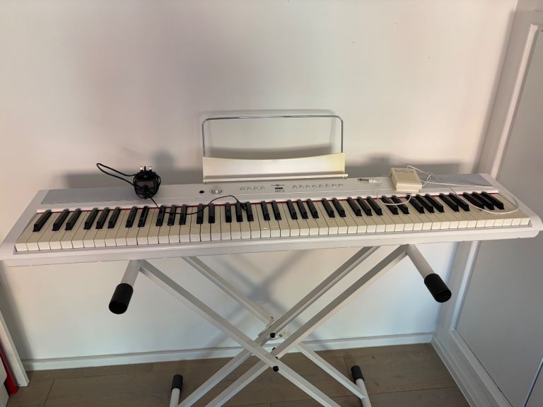 Gear4music SDP-2 Stage Piano - White