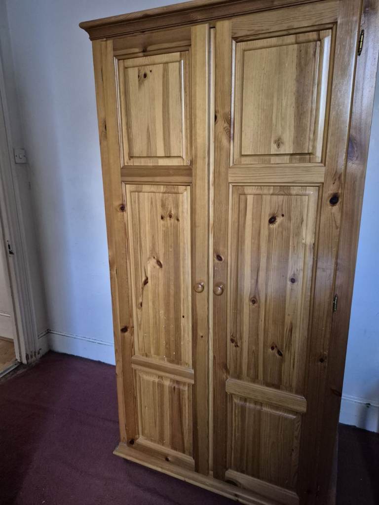 Solid Pine Double Wardrobe – Rustic Style – Excellent Condition – Delivery Available