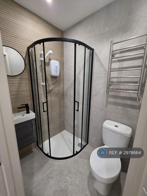 Studio flat in Franciscan Road, London, SW17 (#2978664)