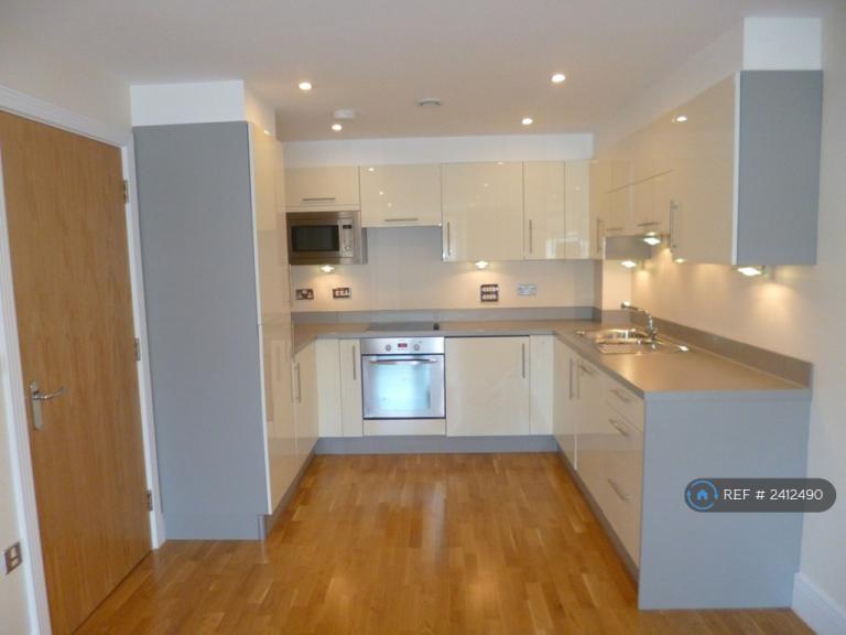 1 bedroom flat in Warham St, London, SE5 (1 bed) (#2412490)