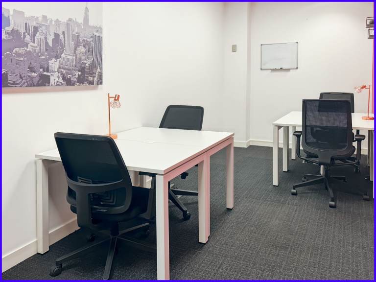 Warwick - CV34 4BE, Serviced Office with 3 Desks in Open Office Warwick High Street
