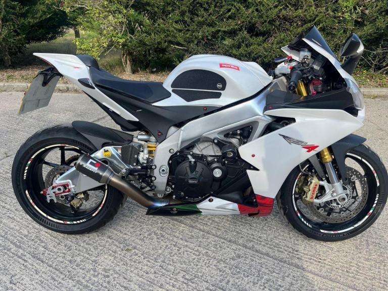 2015 65 APRILIA RSV4R A-PRC RSV1000 RSV4 R V4 MINT 8k MILES SPORTS SUPERBIKE