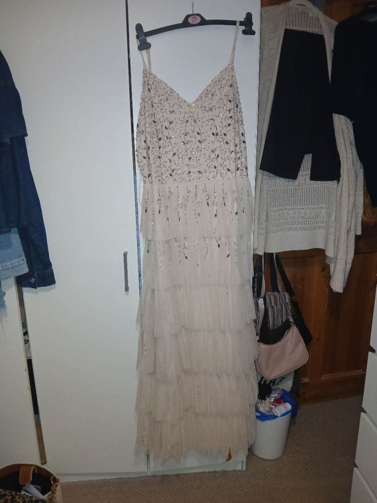 Beautiful pink Joanna Hope dress