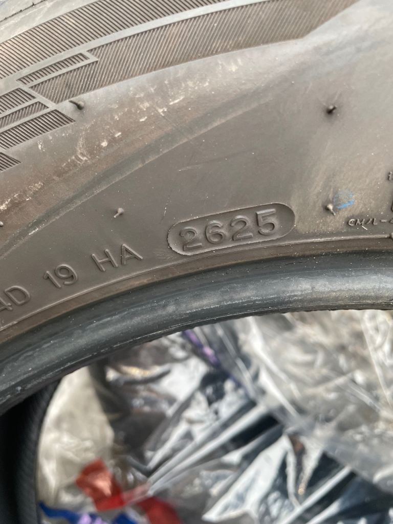 Hankook 235 / 55 / R18 100V  Tyres x2