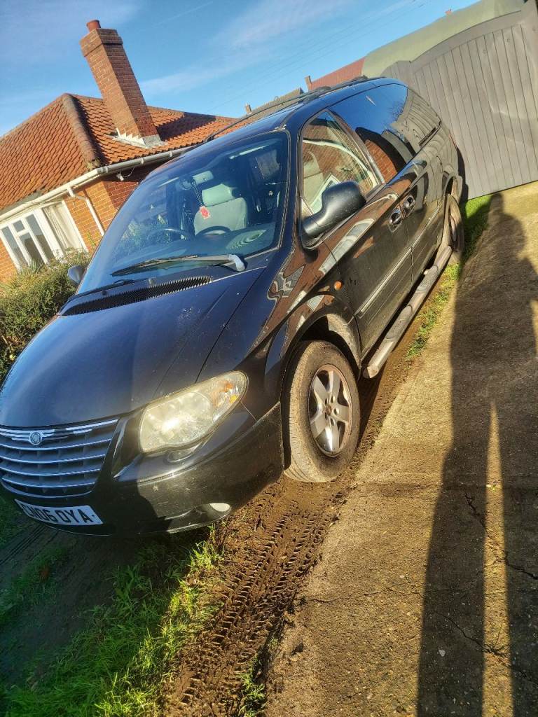 Breaking chrysler grand voyager