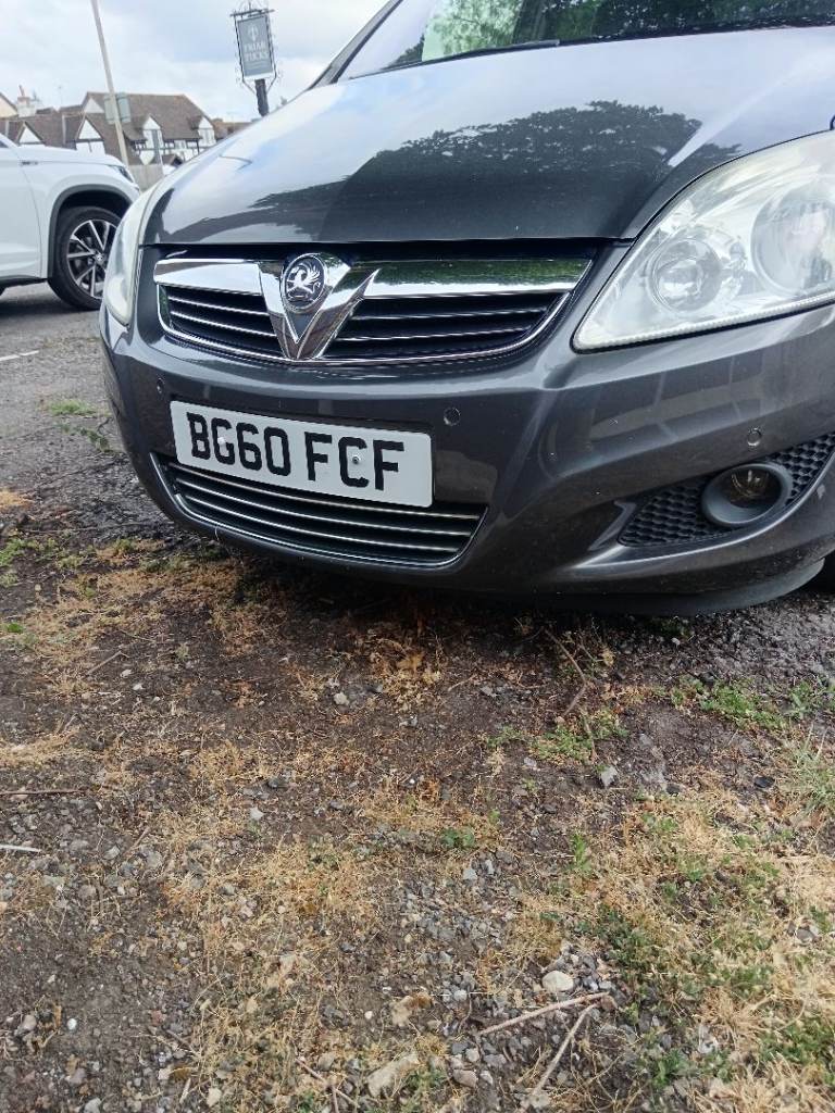 Zafira diesel 1.9 cdti elite.