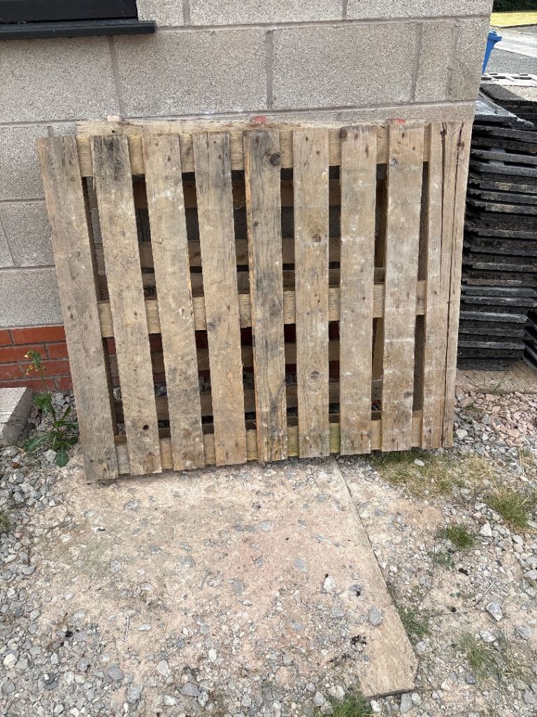 Pallets x 4 - FREE