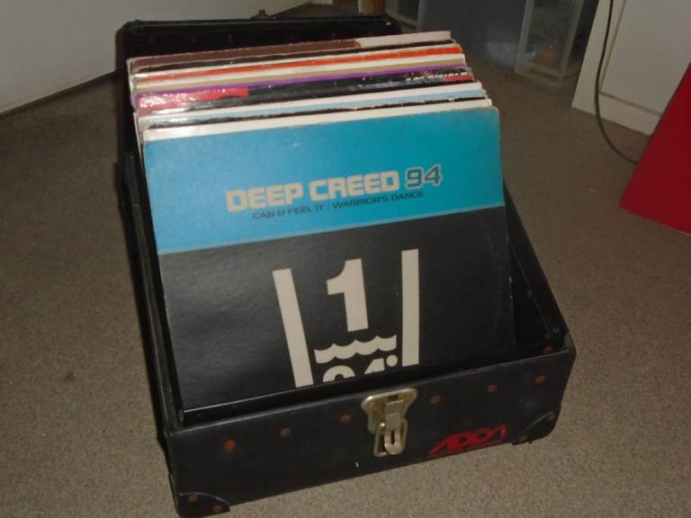 50 x 12 inch Old Skool / 90's House Vinyl Record Collection & Record Box JOBLOT