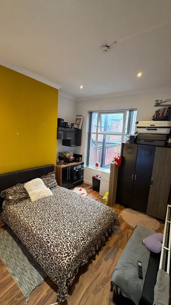 Studio flat 
