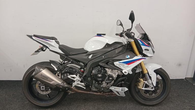 BMW S1000R SPORT ** MOT AUGUST 2026 - QUICKSHIFTER - AKRAPOVIC ** 