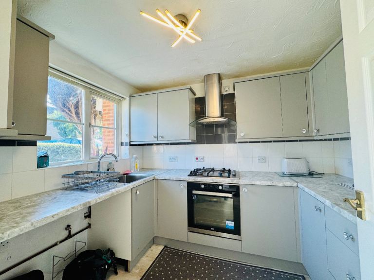 3 Bedroom House For Rent - North Watford - Derwent Close, WD25 0NQ  