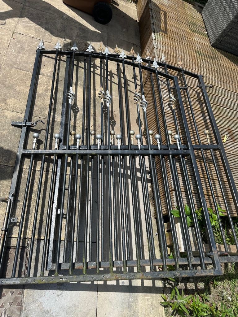 Heavy duty garden gates. Black. Used.