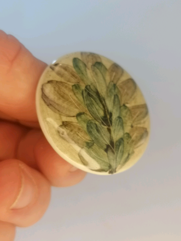 Brooch, old style. 