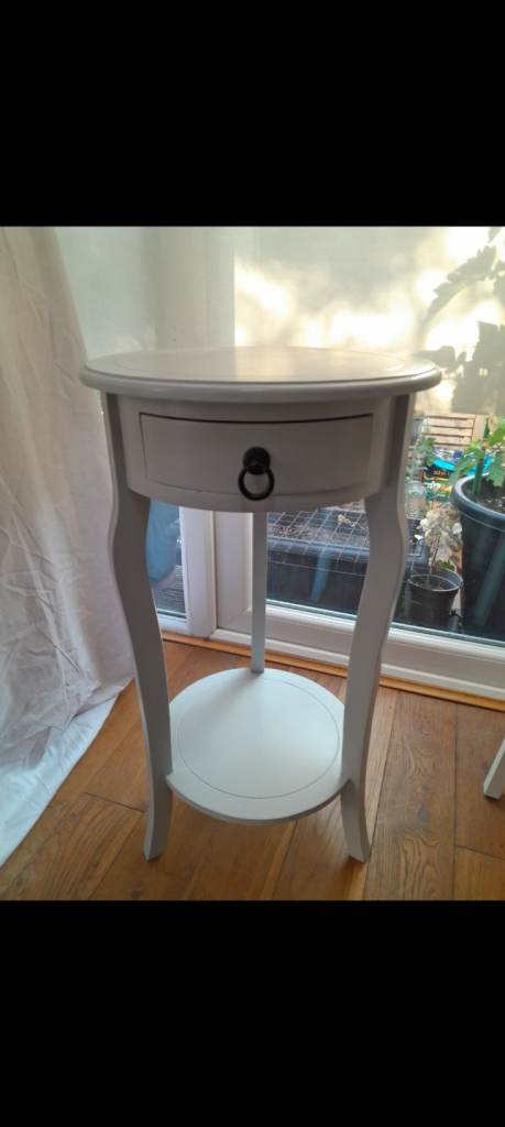 Tall side/plant table