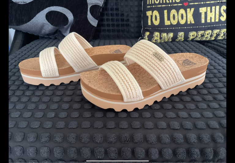 WOMENS REEF SANDALS BRAND NEW 