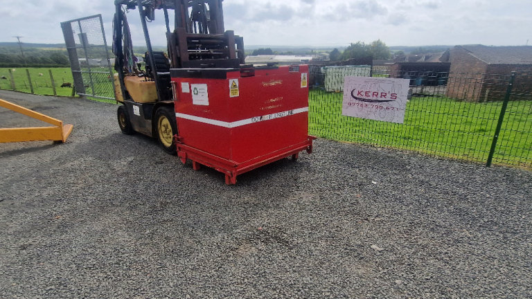 Forklift scrap rubbish bin skip drop down floor tractor telehandler 