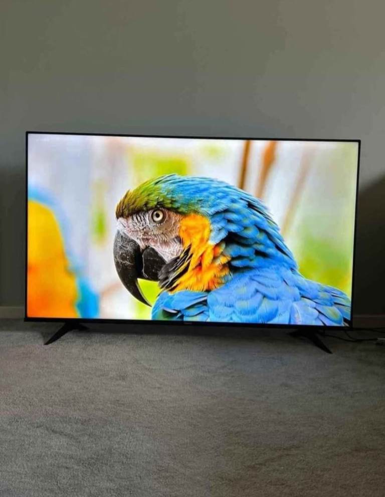 43" SAMSUNG 4K ULTRA SMART TV 