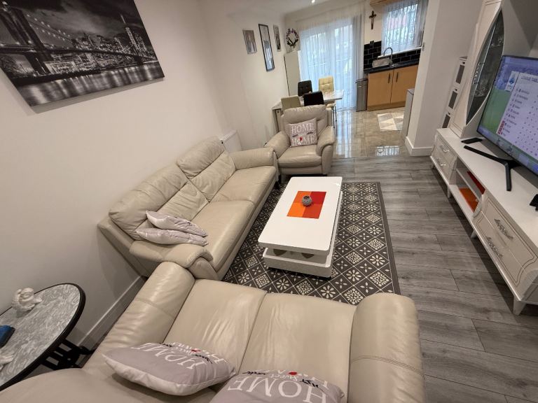 Double & Single room for rent in Romford