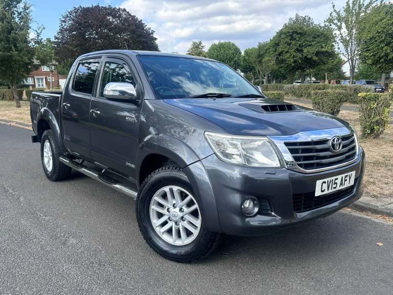 2015 Toyota Hilux Invincible [Leather] D/Cab Pick Up 3.0 D-4D 4WD 171 PICK UP Diesel Manual