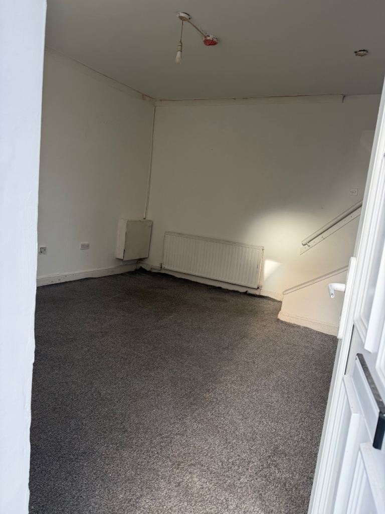 2 BEDROOM HOUSE FOR RENT