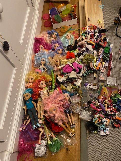 Rainbow high house, car, dolls and accessories