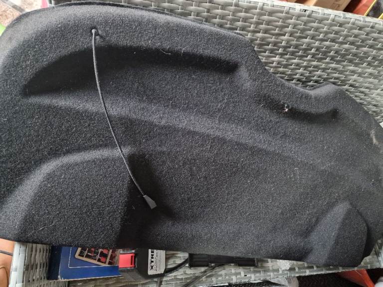 Rear parcel shelf - Peugeot 208