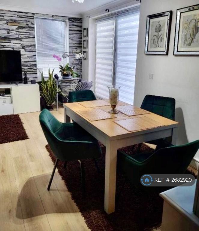 image for 1 bedroom flat in Cleeve Way, Sutton, SM1 (1 bed) (#2682920)