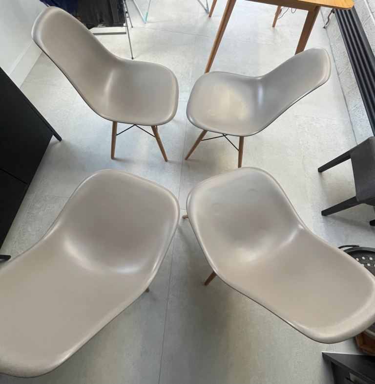 Set of 4 Grey Plastic Dining Chairs with woody Legs