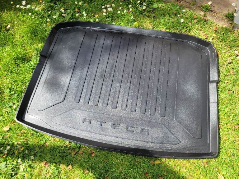 Genuine seat ateca plastic boot liner 575061201b