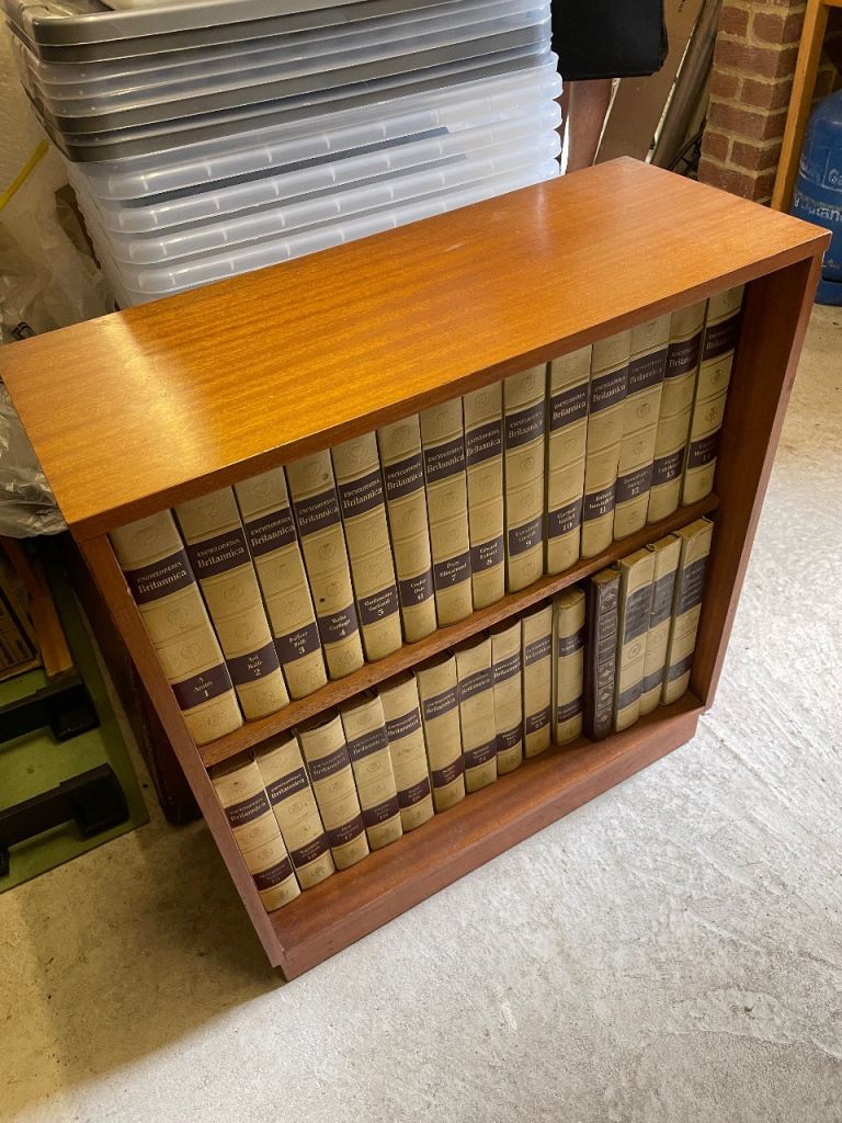 Encyclopedia Britannica 1971 edition including cabinet and world atlas  