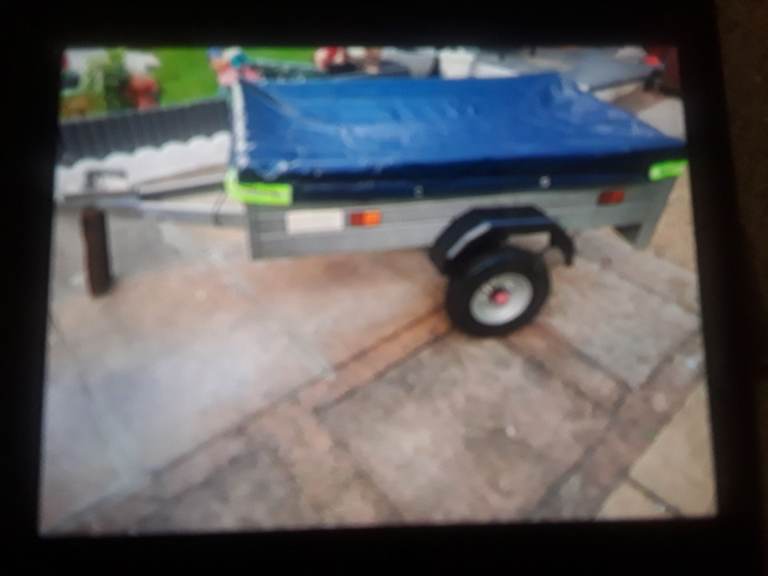 B.t,h galvanised trailer 5x3 as lift out tailgate new tyres and new mudgaurds new cover 