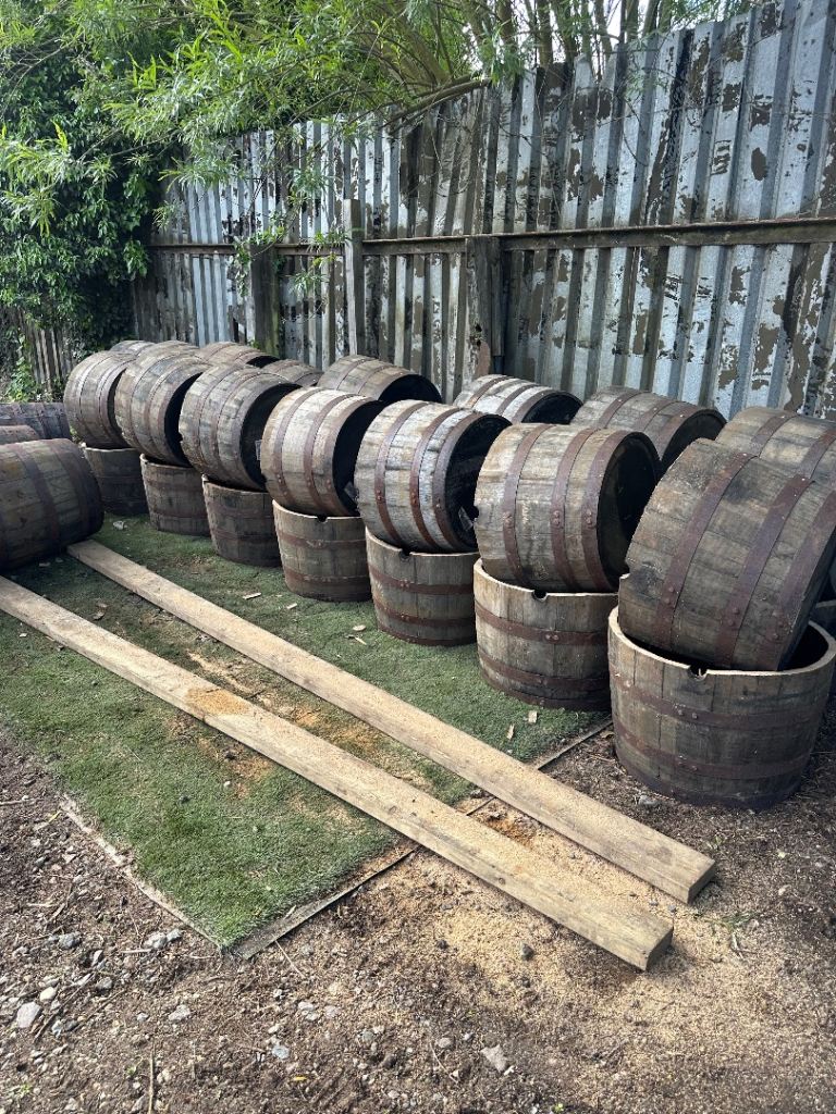 CHEAPEST WATERTIGHT GRADE A OAK WHISKEY BARREL PLANTERS 