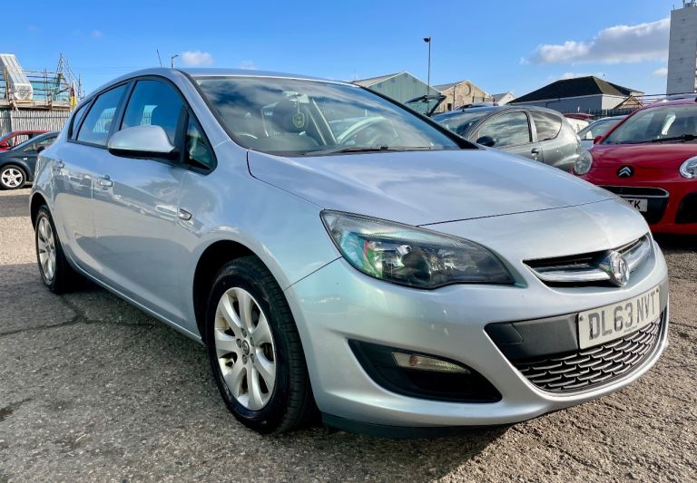 2014 VAUXHALL ASTRA DESIGN 1.6 PETROL, 5 DOOR, LEZ.