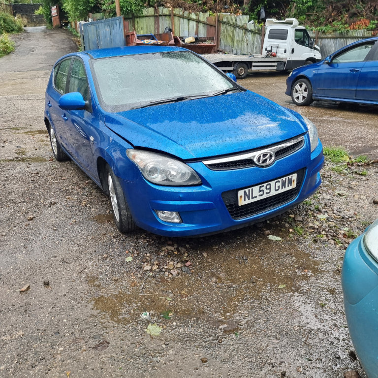 Breaking HYUNDAI i30 1.6 diesel