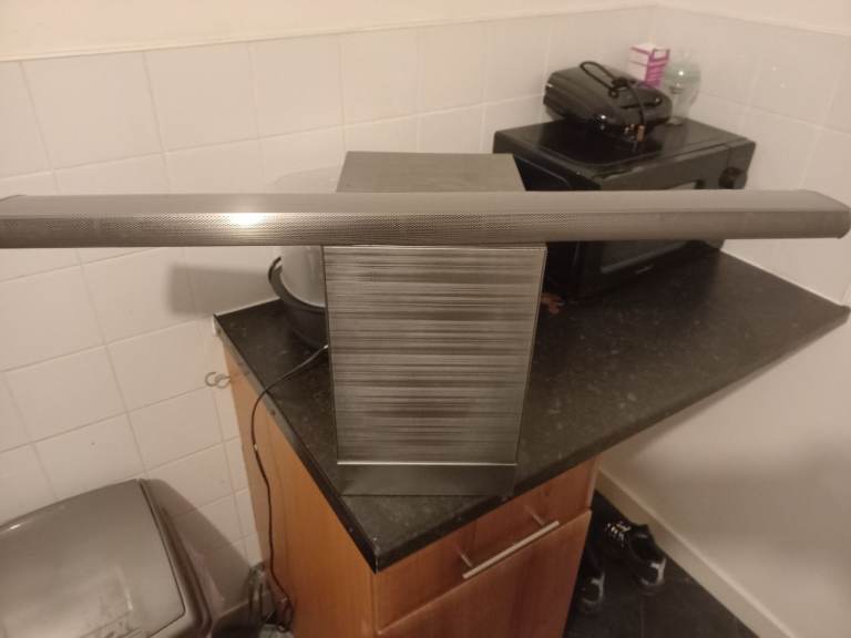 Lg soundbar system with woofer Bluetooth 