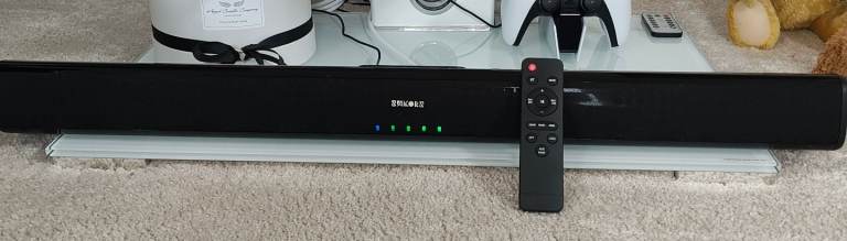 SAKORS Sound Bar with Remote and connecting cable. works perfectly 