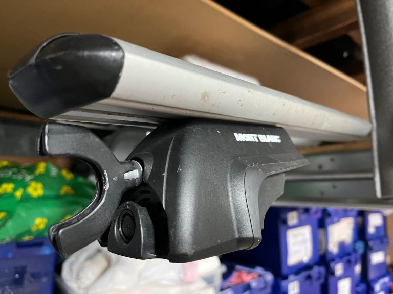 Montblanc roof bars BMW X1 E84 (09 - 15)