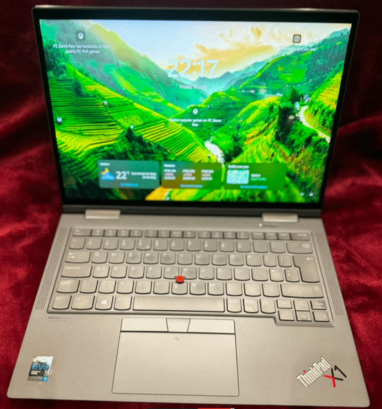 Lenovo laptop X1 Yoga Gen 6 *Touch Screen* i7-1165G7 16gb mem, 512GB HD