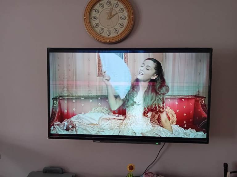 TOSHIBA 50 INCH SMART 4K HD TV FOR SALE 