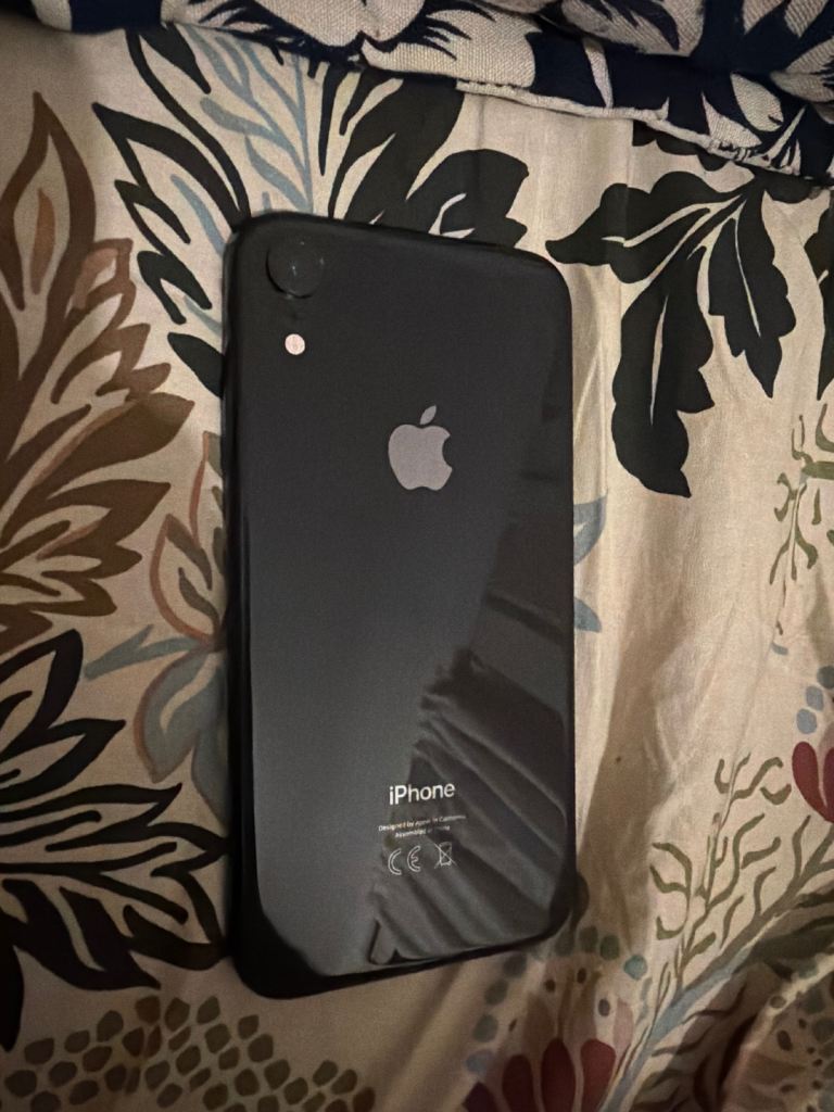 Apple iphone XR 64GB 88 health