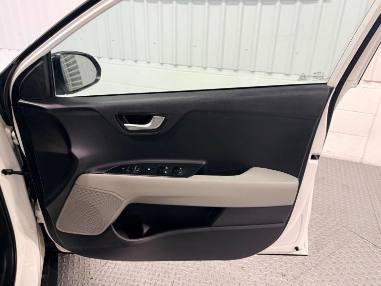 2018 Kia Stonic 1.0 T-GDi First Edition Euro 6 (s/s) 5dr HATCHBACK Petrol Manual