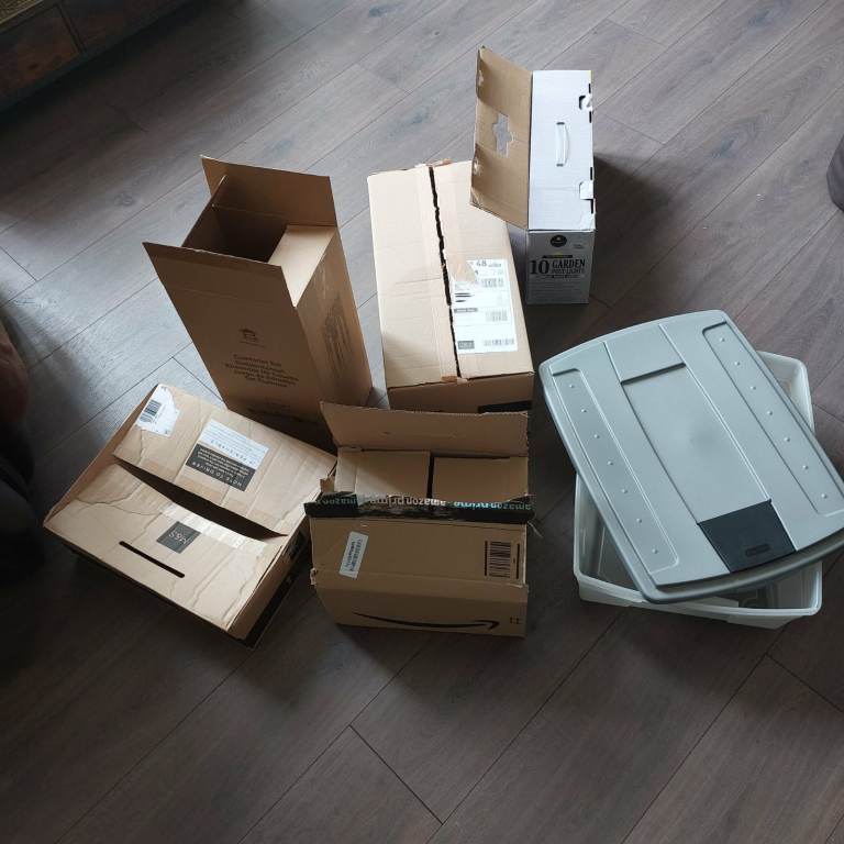 Free to Uplift - Several Small/Medium Empty Boxes and 1 Plastic Box with Lid