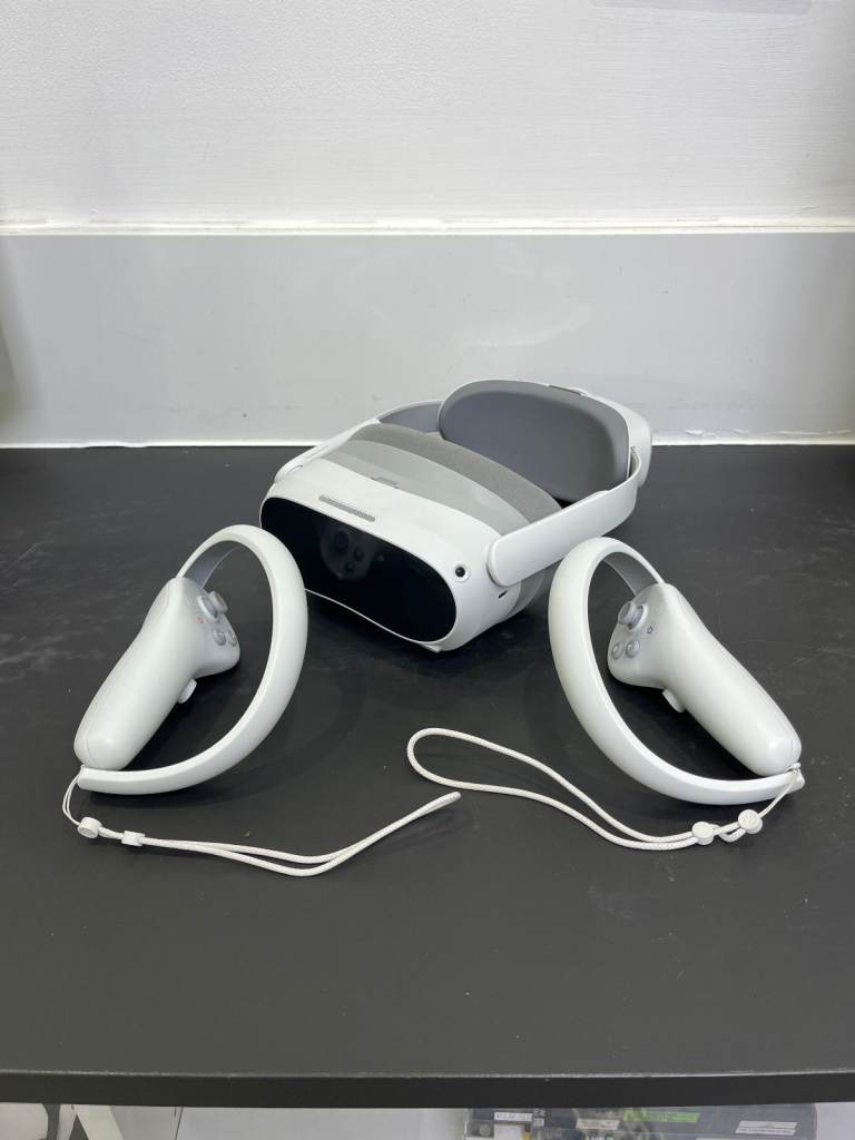 Pico 4 VR Headset