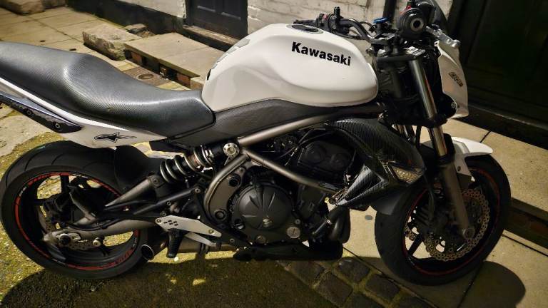 Kawasaki, ER, 2009, 649 (cc)