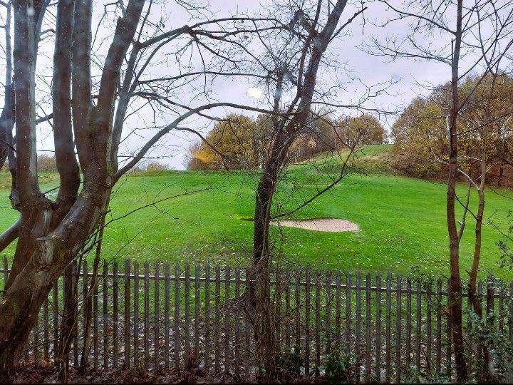 1 Bedroom Apartment available for rent in Prestwich off Kersal Rd overlooking Prestwich Golf Course.